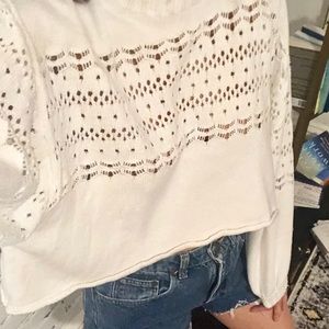 White 90’s style cropped sweater